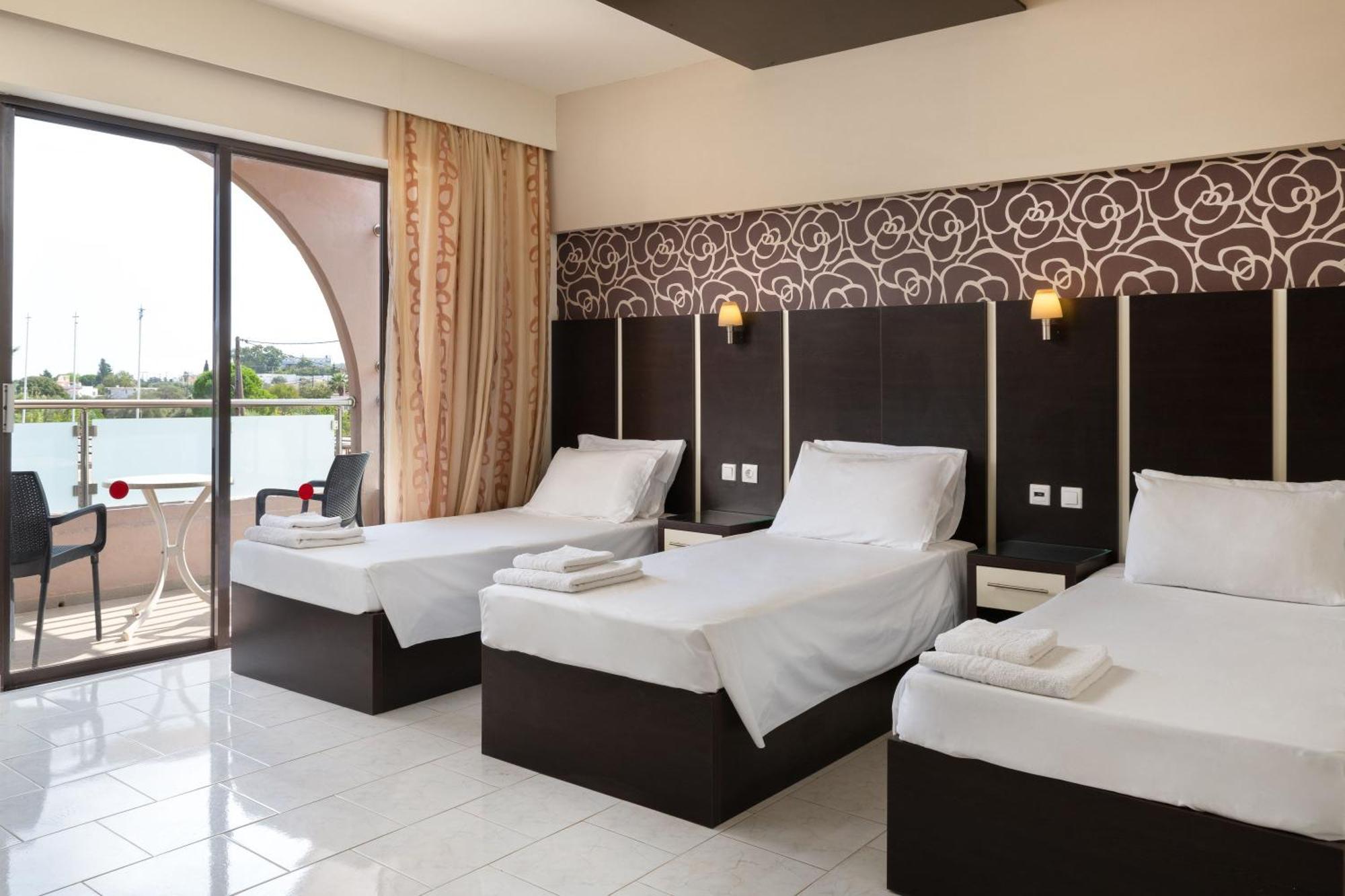 Rose Hotel ฟาลิรากี ภายนอก รูปภาพ